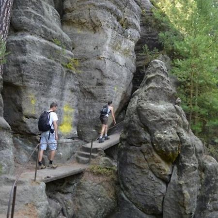 Brana Do Ceskeho Svycarska - Raj Cyklostezek Stare Krecany Exterior foto